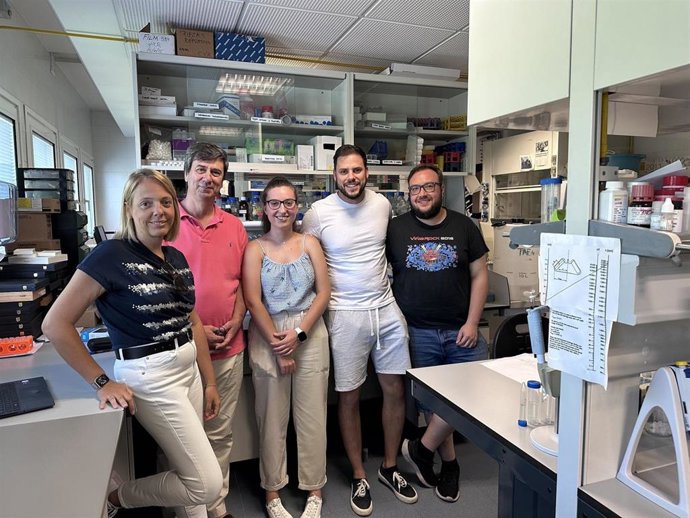 Equipo de investigación de las universidades de Jaén, Málaga y Granada, la Fundación Medina de Granada, el Centro Nacional de Investigaciones Cardiovasculares y el Centro de investigación Biomédica en Red de Enfermedades Cardiovasculares