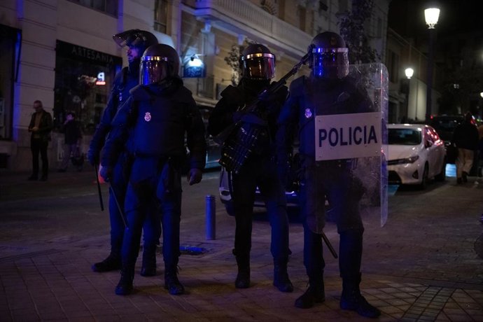 Varios agentes antidisturbios de la Policía Nacional durante una manifestación nacionalista, a 8 de noviembre de 2025, en Madrid (España)