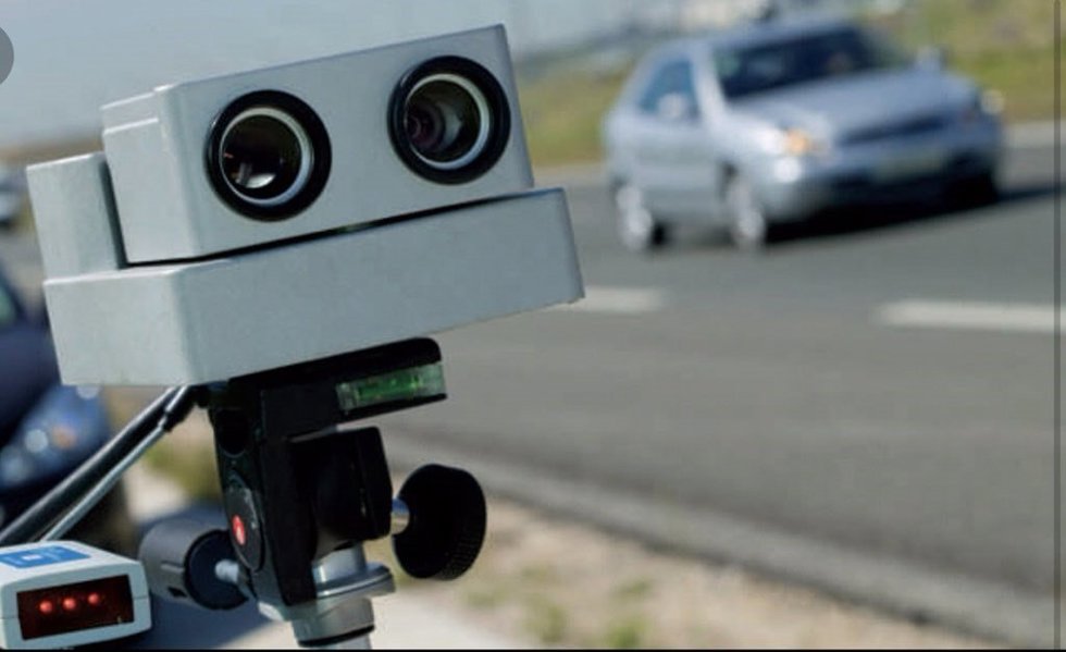 Archivo - Un radar de la Guardia Civil para controlar la velocidad en las carreteras