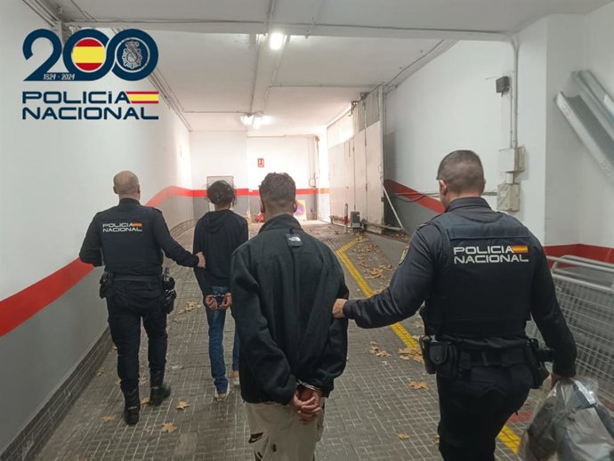 Detenidos dos jóvenes por robar de manera violenta a un hombre y a una turista alemana en Palma