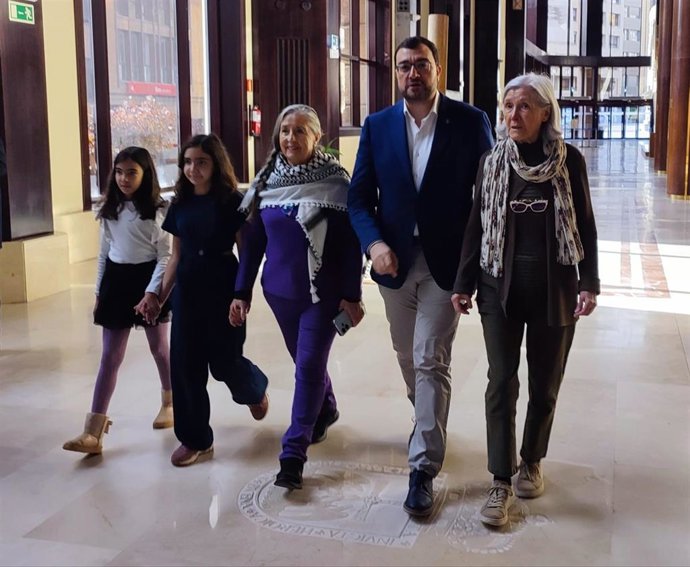 El presidente del Principado, Adrián Barbón, a su llegada al I Foro Internacional de Vivienda Colaborativa Cohousing