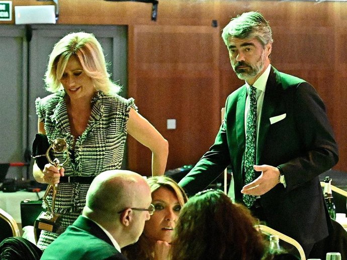 SUSANNA GRISO Y LUIS ENRÍQUEZ EN LOS PREMIOS ANTENA DE ORO