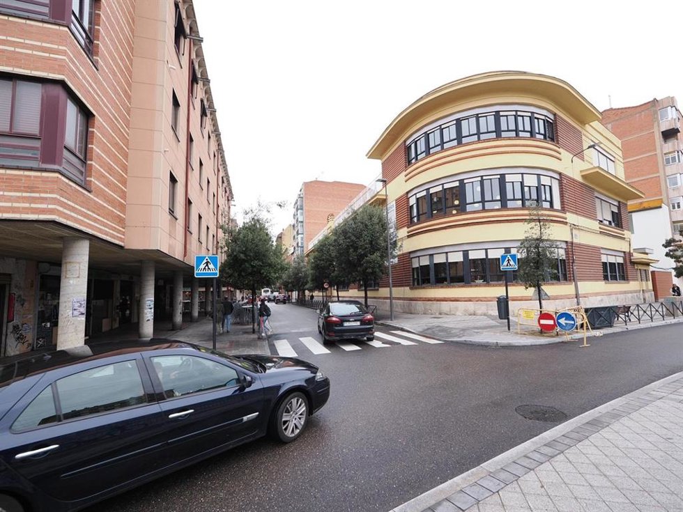 Ayuntamiento de Valladolid señala que el tráfico se adapta al corte de la calle de la Vía "sin incidencias destacables"