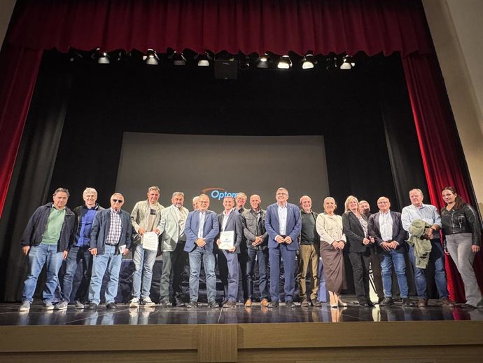 Cinco comunidades de regantes de las comarcas del Altiplano de Granada han formalizado su unión para crear la Comunidad General de Regantes del Negratín y poner en marcha proyectos de desarrollo y futuro para el territorio.