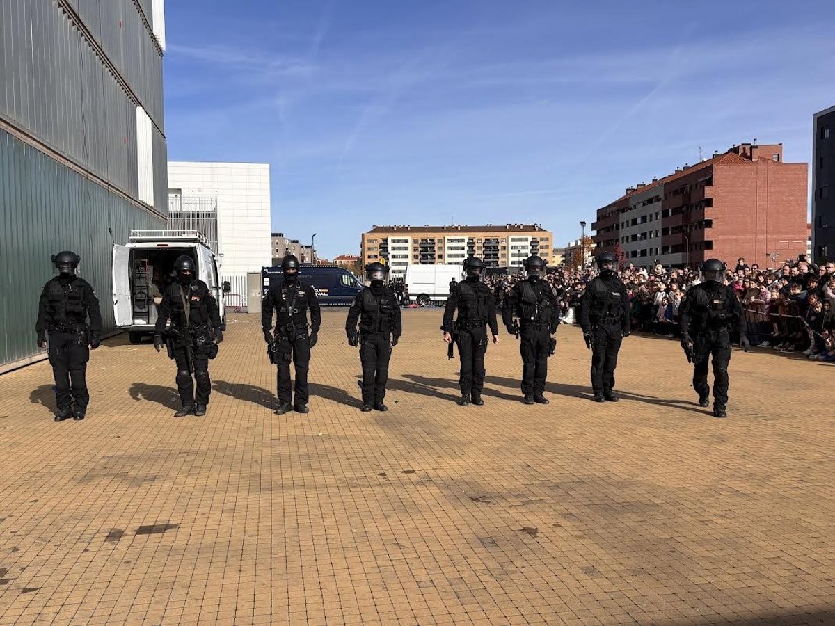 La Policía Nacional de Logroño invita a las familias a conocer sus Unidades y Medios Policiales por una causa benéfica