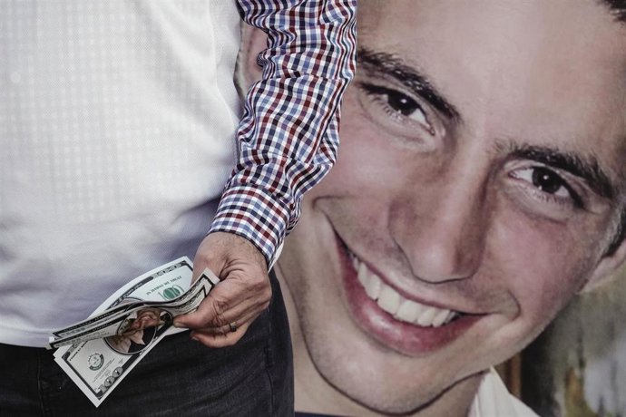 Archivo - Imagen de Hadar Goldin, oficial caído en combate en 2014 y retenido en Gaza desde entonces.  