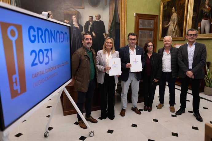 La alcaldesa de Granada, Marifrán Carazo, en la firma de adhesión de Fetico a la candidatura de Granada 2031 a Capital Europea de la Cultura.