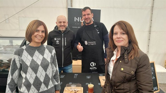 54ª Feria Del Ganado Con La Vicepresidenta Segunda De La Diputación Y Responsable Del Área De Promoción Provincial Y Desarrollo Rural Sostenible, Magdalena Rodríguez, Y  La Alcaldesa De Navafría, Jennifer Berzal