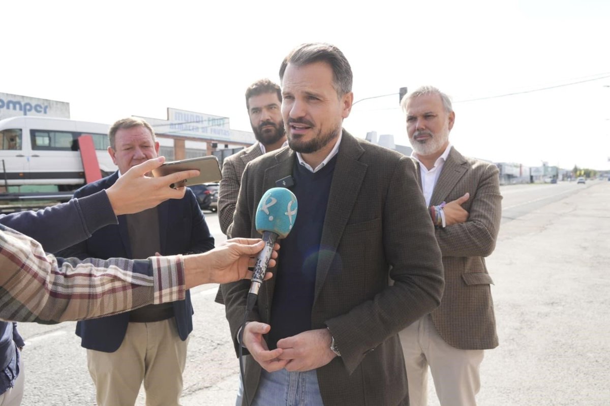 Bautista reclama certezas sobre la prórroga de la central nuclear de Almaraz y acusa al Gobierno de jugar a asfixiar