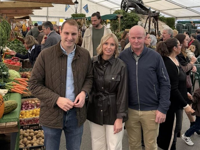 El secretario general de Foro, Adrián Pumares, en el XXXIV Certamen de la Castaña y productos de la huerta