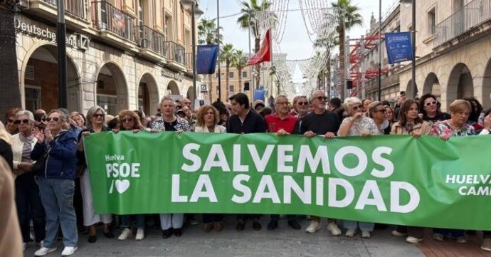 La secretaria general del PSOE de Huelva, María Eugenia Limón, ha subrayado que "esta provincia necesita más sanidad pública y menos propaganda".