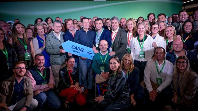 Miembros del PP de Cádiz en el 17 Congreso regional del PP-A