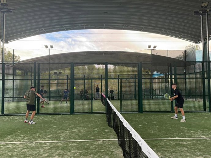 Más de 150 jóvenes participan en el primer torneo de pádel del Consell de Mallorca