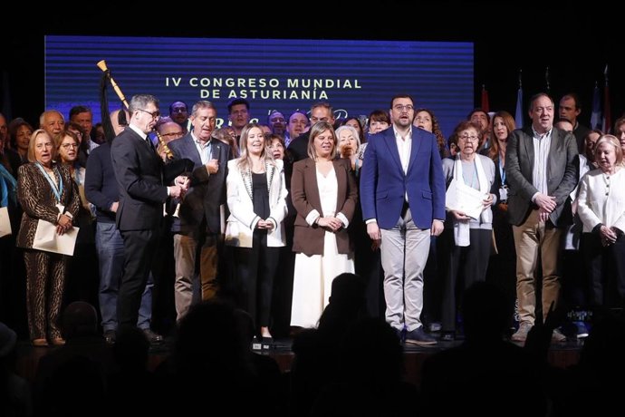 Clausura del congreso de asturianía celebrado en Villaviciosa
