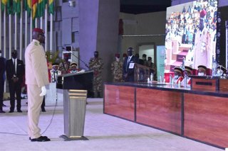 Archivo - El líder golpista de Guinea, Mamady Doumbouya 