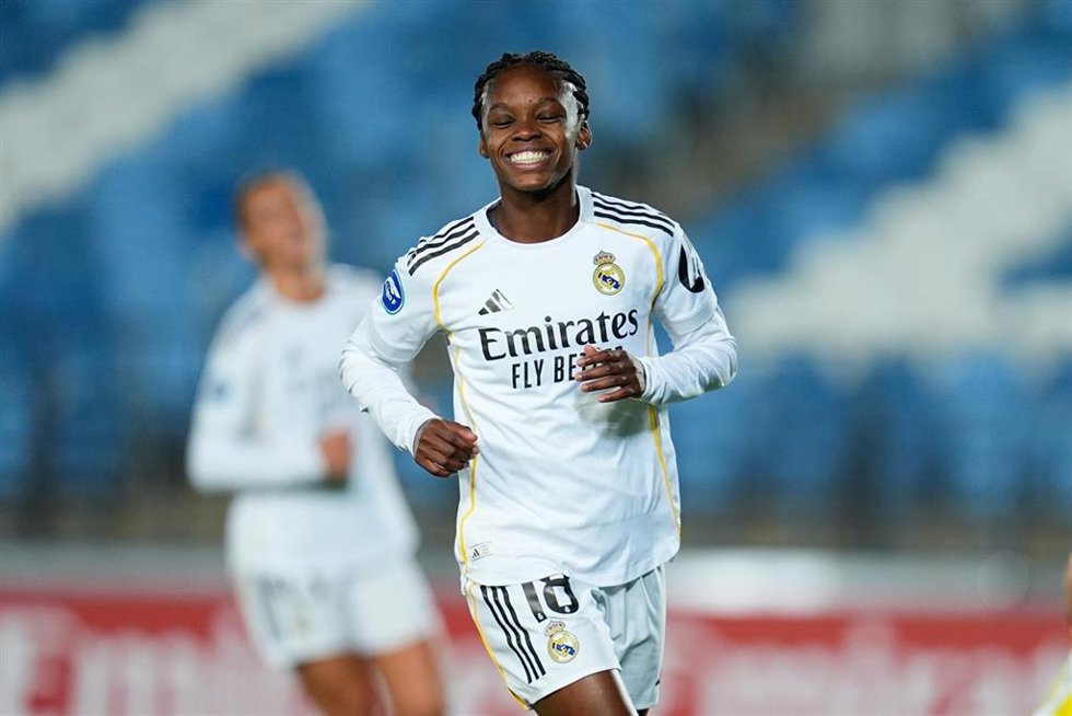 Linda Caicedo sonríe tras marcar su gol en el Real Madrid-Alhama CF El Pozo de la Liga F Moeve 2025-2026