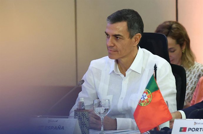 O Presidente do Governo, Pedro Sánchez, participa da Cúpula CELAC-UE em Santa Marta, em 9 de novembro de 2025, em Santa Marta (Colômbia). A quarta cúpula CELAC-UE reuniu os líderes dos 27 Estados membros da União Europeia (UE) e dos 33 Estados membros da 