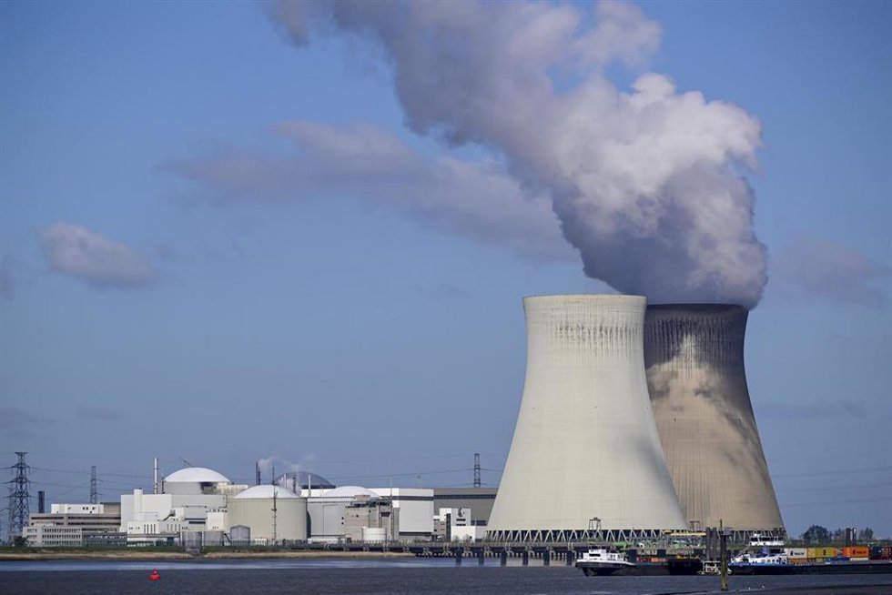 Archivo - Central nuclear de Doel, en Bélgica (archivo)
