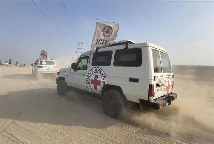 Um veículo do Comitê Internacional da Cruz Vermelha (CICV) na Faixa de Gaza (arquivo).