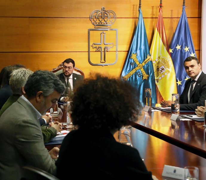 El presidente del Principado, Adrián Barbón, en la reunión del Consejo de Gobierno.