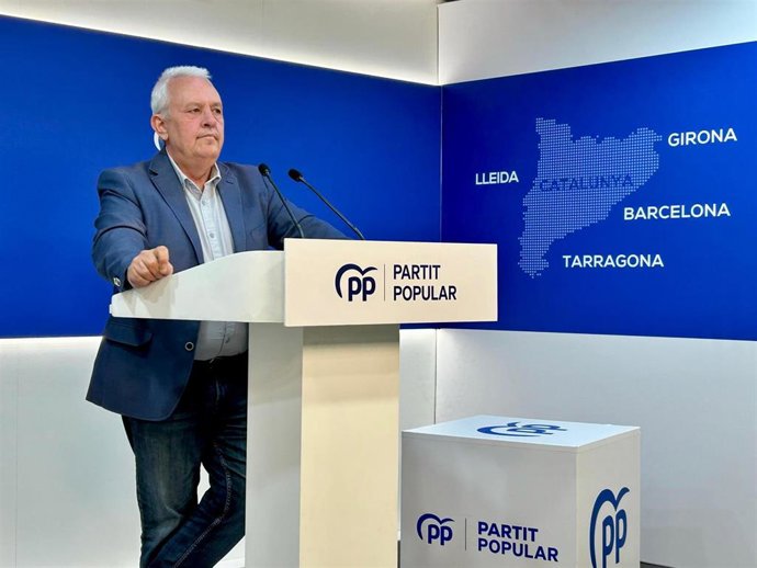 El secretario general del PP de Catalunya, Santi Rodríguez, en una rueda de prensa en la sede del partido