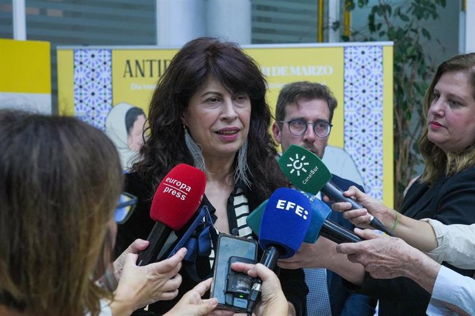 Archivo - La ministra de Igualdad, Ana Redondo, en la clausura de la IV Semana Antirracista