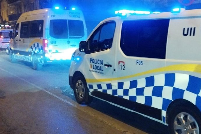 Furgones de la Policía Local de Palma.