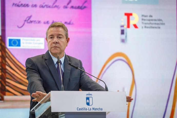 El presidente de Castilla-La Mancha, Emiliano García-Page, inaugura la primera fase de la Casa de la Igualdad de Cuenca.