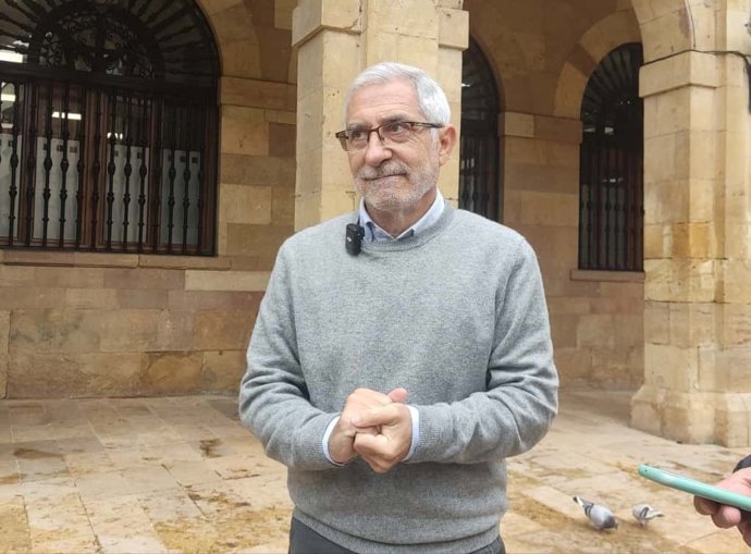 El portavoz de IU-Convocatoria por Oviedo, Gaspar Llamzares.