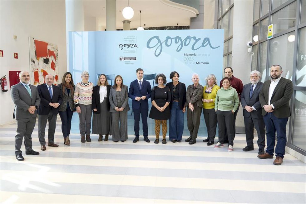 Pradales ha presidido el acto institucional por el 'Día de la Memoria' celebrado en el Palacio de Congresos Europa de Vitoria-Gasteiz