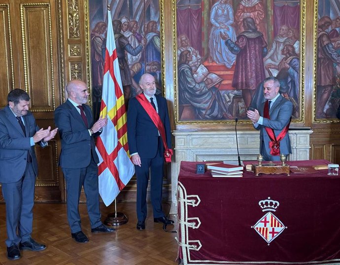 Antonio Verdera toma posesión como concejal del PP en el Ayuntamiento de Barcelona