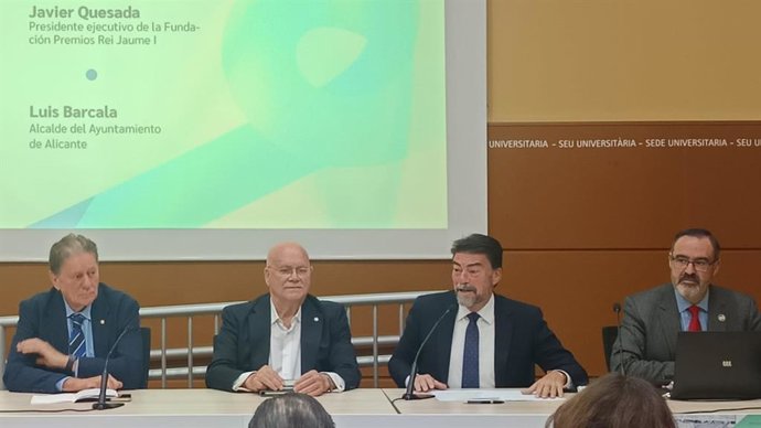 El alcalde de Alicante, Luis Barcala, interviene este lunes en un foro organizado por Vectalia y la Universidad de Alicante (UA)