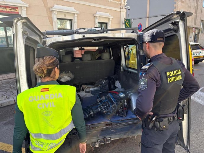 Investigados dos hombres por robar el motor de una patera bajo custodia en el puerto de Palma