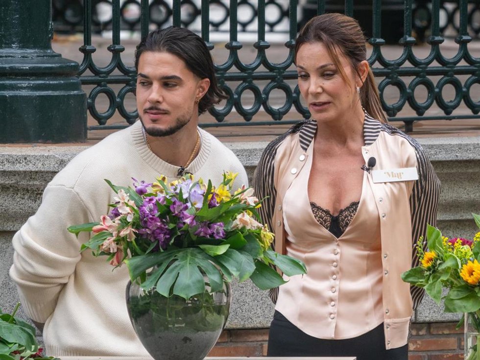 Mar Flores y Carlo Costanzia  durante el rodaje de 'DecoMasters'
