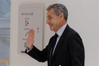 Un tribunal de Francia ordena liberar de prisión al expresidente Nicolas Sarkozy bajo medidas de control judicial