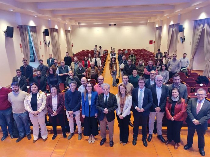 Foto de familia en la inauguración deI V Encuentro del 'Córdoba Distrito Smart'.