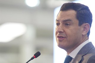 Archivo - El presidente de la Junta de Andalucía, Juanma Moreno, en imagen de archivo