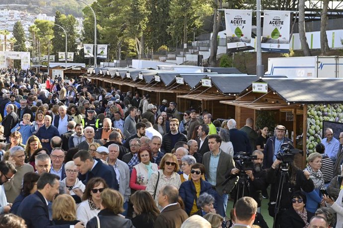 Público en la XII Fiesta del Primer Aceite de Jaén.