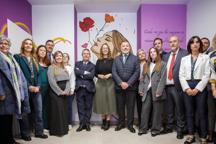 El Presidente De Castilla-La Mancha, Emiliano García-Page, Inaugura La Primera Fase De La Casa De La Igualdad De Cuenca.