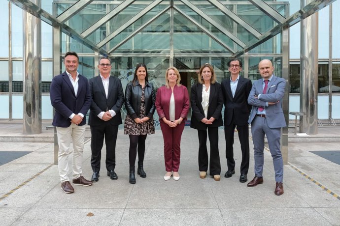 La consejera y su equipo directivo