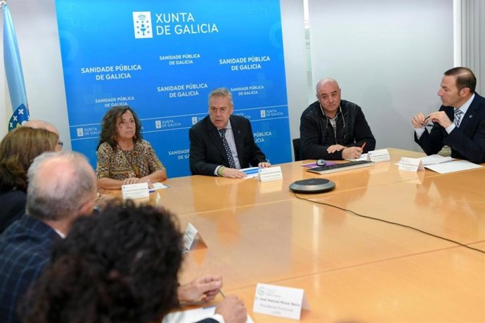 El conselleiro de Sanidade de la Xunta, Antonio Gómez Caamaño, durante encuentro de trabajo con los representantes de las juntas provinciales de la Asociación Española Contra el Cáncer en Galicia.