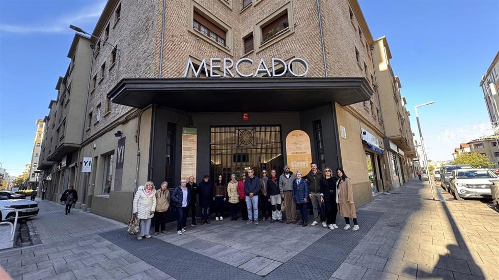 La Asociación Foro II Ensanche, "preocupada" por el recrecimiento de dos plantas del edificio del mercado.