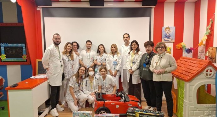 Vehículo donado por la AECC al Clínico de Valladolid.