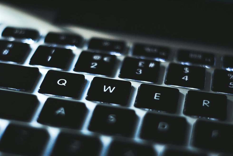Teclado con las letras qwerty destacadas
