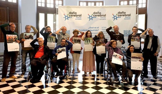 Presentación del calendario solidario de Adacea