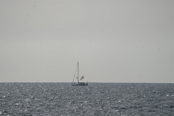 Archivo - Arxiu- Una embarcació de la Global Sumud Flotilla entrant al port d'Asdod, a Israel, després de ser interceptada en aigües internacionals del mar Mediterrani per part de l'Armada israeliana (arxiu)