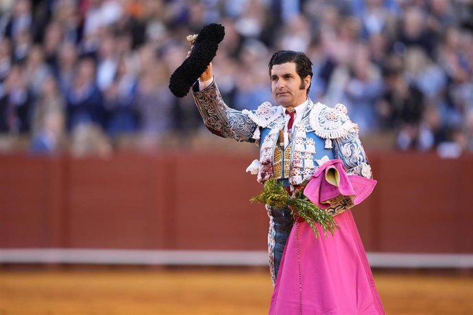 Archivo - El torero, Morante de la puebla, en una corrida en la Plaza de la Maestranza de Sevilla.