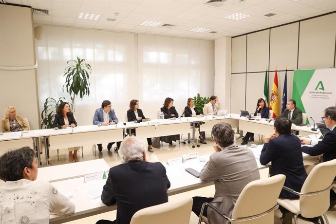 La Comisión de Cribado de Cáncer de Mama informa que quedan 217 mujeres pendientes de prueba .