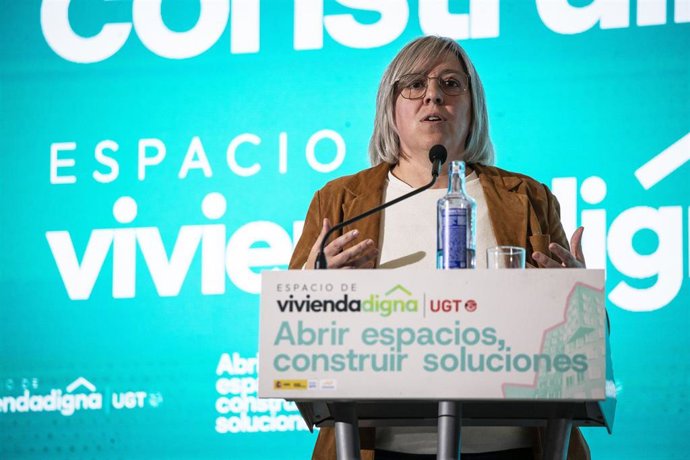Leire Iglesias, la directora de la empresa estatal de vivienda, Sepes, interviene en el congreso que celebra UGT Andalucía en Málaga bajo el título de 'Abrir espacios, construir soluciones'.