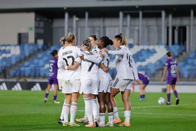 Las jugadoras del Real Madrid celebran un gol